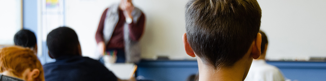 Högerstyret i Göteborg lägger pengar på hög istället för på barn och unga.