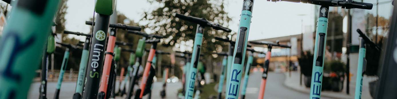 S, MP, V och Fi föreslår nya regler för elsparkcyklar