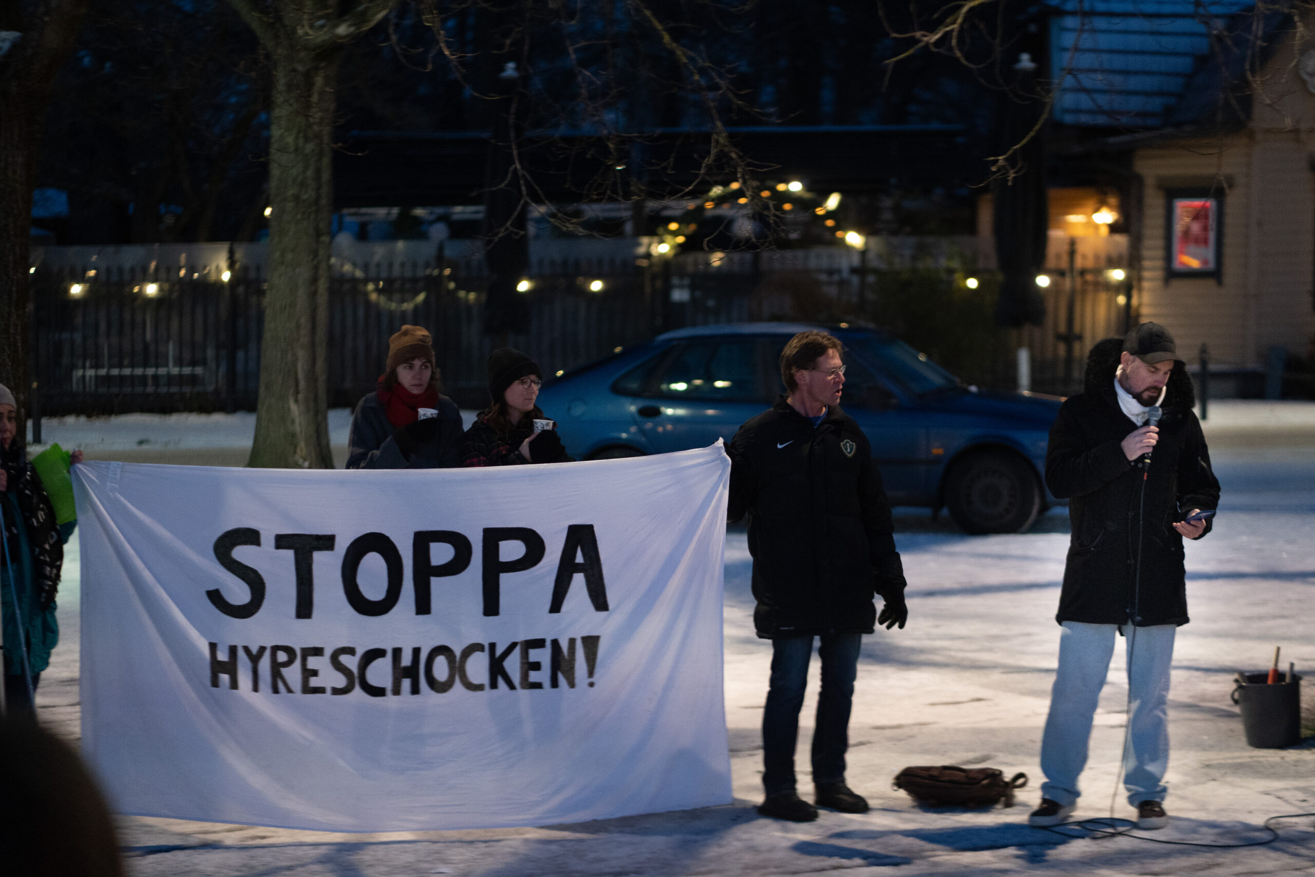 Christian Larsson höll tal under dagens Prisprotest i Göteborg